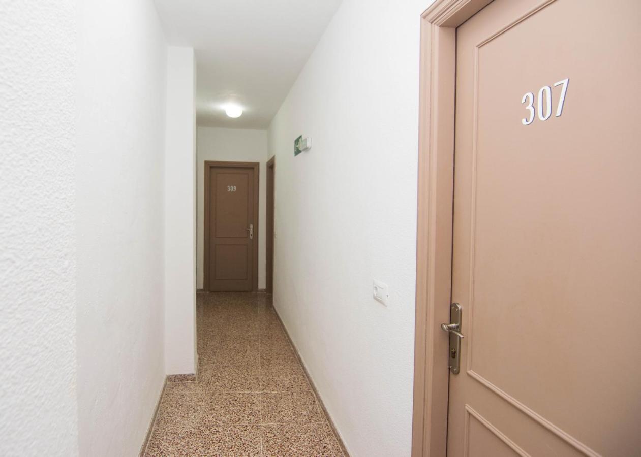 Pensión Alcalá Alcalá de Henares Exterior foto